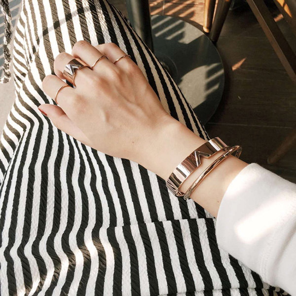 Καθημερινό ατσάλινο βραχιόλι