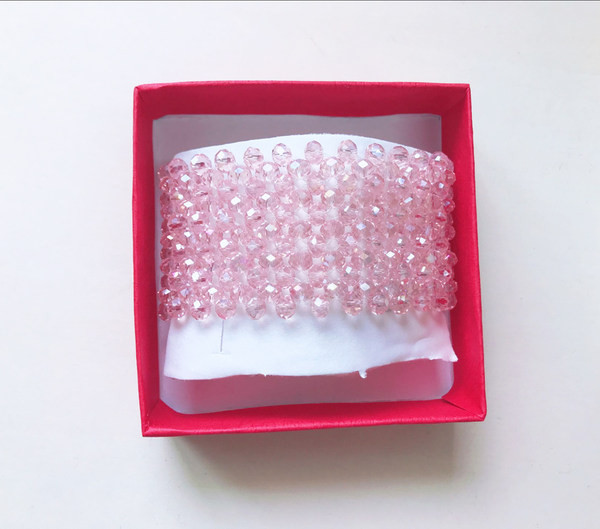 Φαρδύ βραχιόλι με χρωματιστές χάντρες