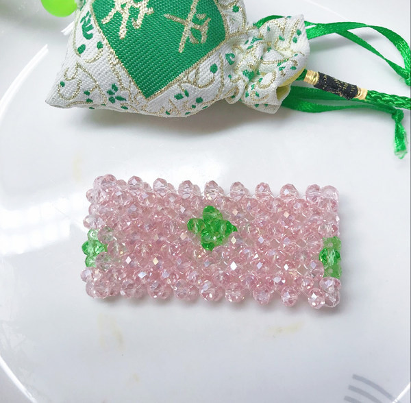 Φαρδύ βραχιόλι με χρωματιστές χάντρες