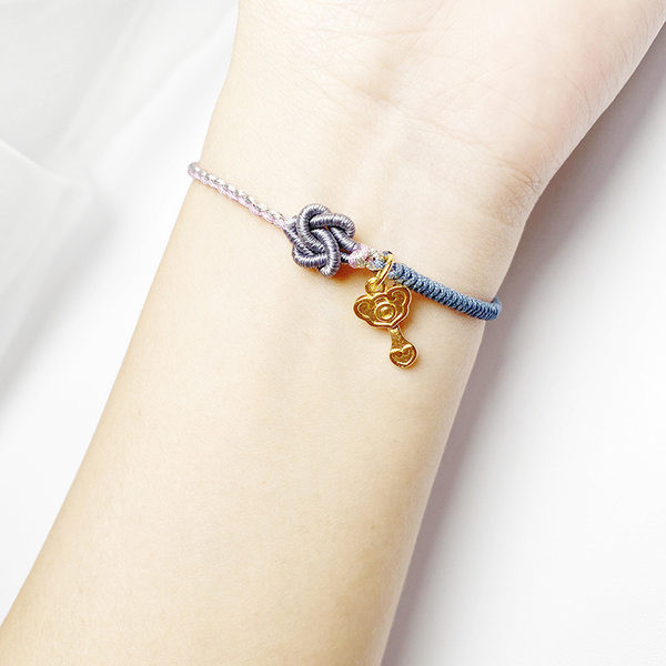 Moderna ženska narukvica sa čvorom novi model