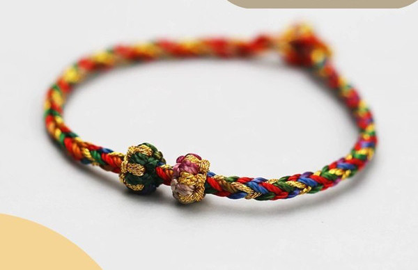Χειροποίητο DIY βραχιόλι έγχρωμο σχοινί με οκτώ λουράκια χεριού που δένουν με κορδόνια για να μεταφέρετε χάντρες κοσμήματα με κόκκινο σχοινί