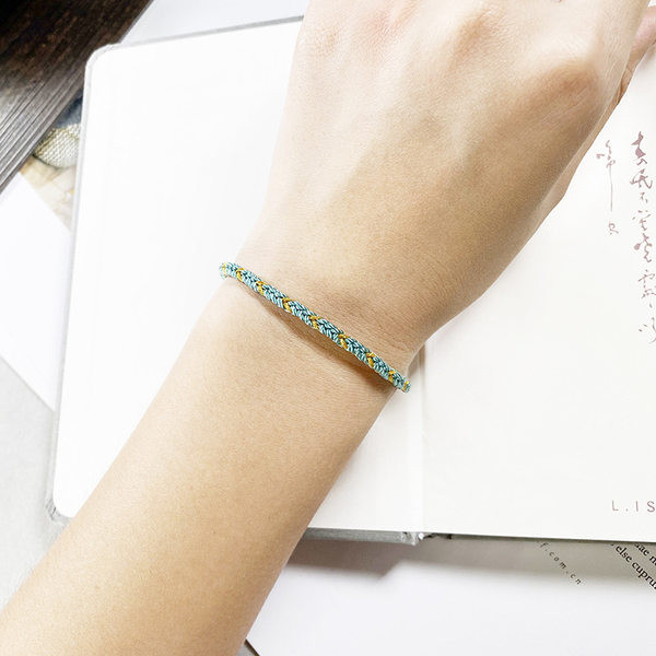 Naiste tekstiilist käevõru