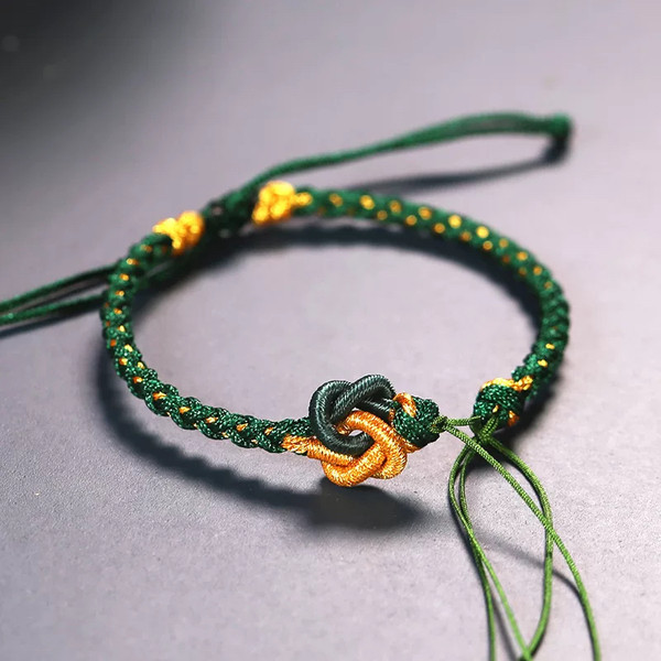 Naiste sõlmedega käevõru tekstiilist