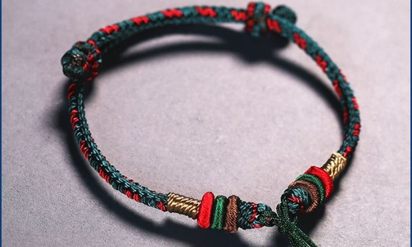 Γυναικείο υφασμάτινο βραχιόλι κατάλληλο για καθημερινή χρήση