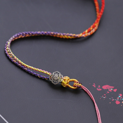 Naiste tekstiilist kaelakee kolmes värvitoonis