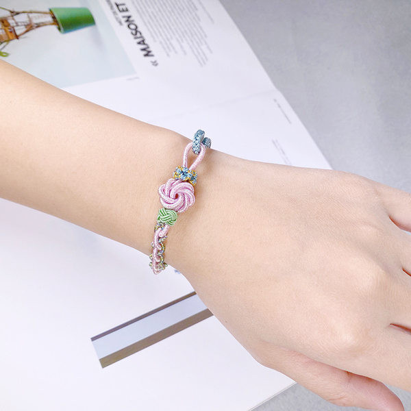 Βραχιόλι υφασμάτινο με κόμπο