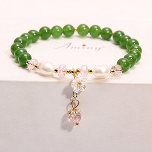 Καθημερινό βραχιόλι με χάντρες και μενταγιόν