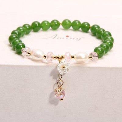 Καθημερινό βραχιόλι με χάντρες και μενταγιόν