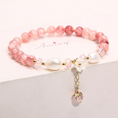 Καθημερινό βραχιόλι με χάντρες και μενταγιόν