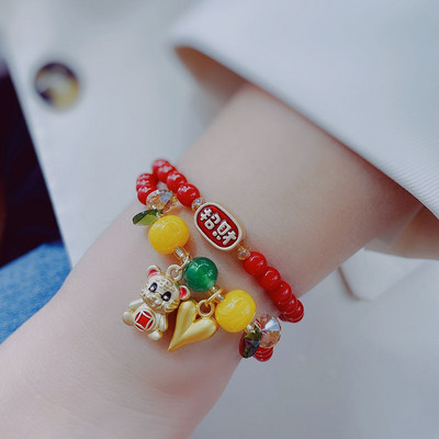 Γυναικείο βραχιόλι με χάντρες και μενταγιόν