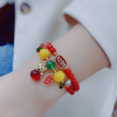 Γυναικείο βραχιόλι με χάντρες και μενταγιόν