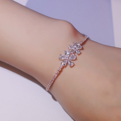 Sieviešu rokassprādze ar dekoratīviem akmeņiem - dažādi modeļi