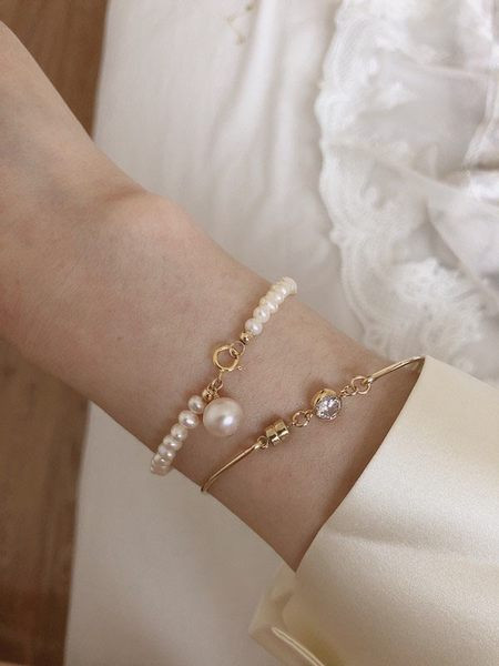 Λεπτό γυναικείο βραχιόλι με πέτρα