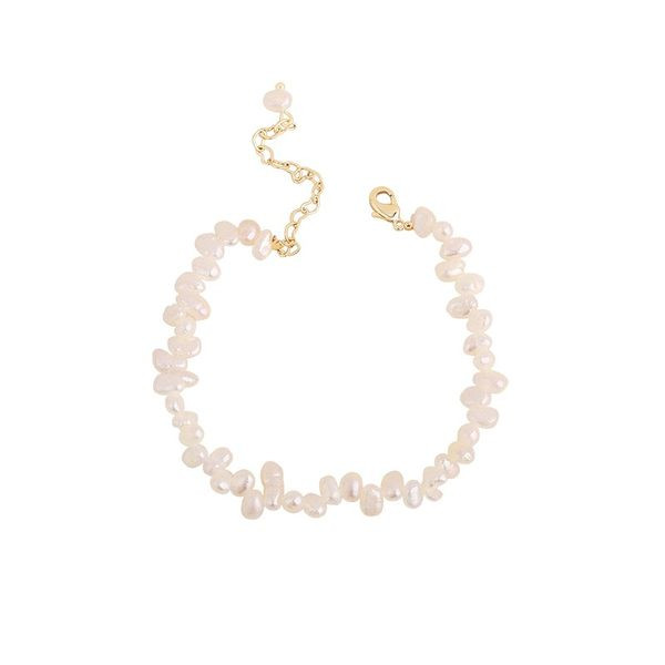 Дамска гривна с перли и висулка