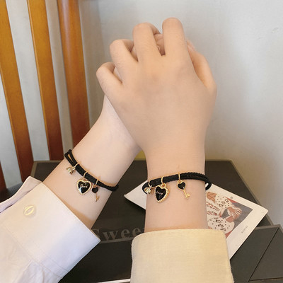 Igapäevane ripatsidega käevõru