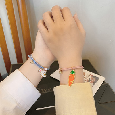 Igapäevane ripatsidega käevõru