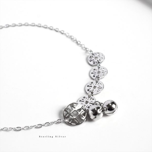 Srebrna narukvica s privjescima