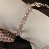 Elegantna narukvica s kamenčićima