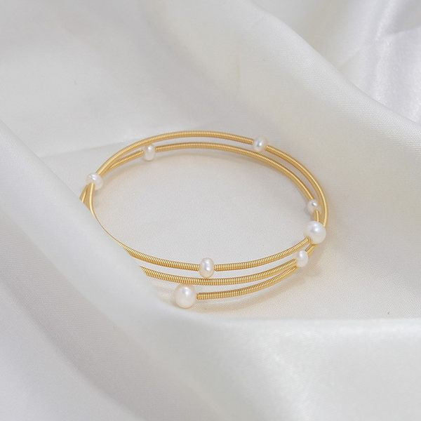 Νέο μοντέλο γυναικείο βραχιόλι με πέρλες - χρυσό χρώμα