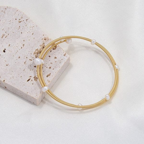 Νέο μοντέλο γυναικείο βραχιόλι με πέρλες - χρυσό χρώμα