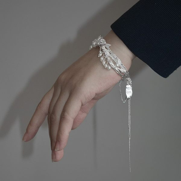 Ογκομετρικό γυναικείο βραχιόλι με πέρλες