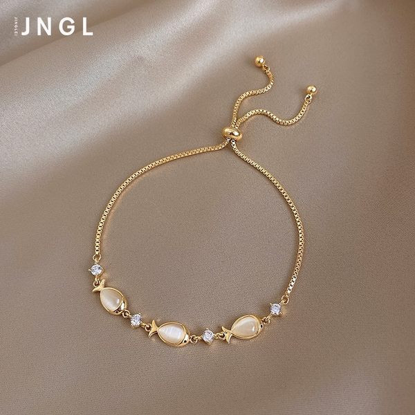 Χρυσό γυναικείο βραχιόλι με πέρλες και πέτρες