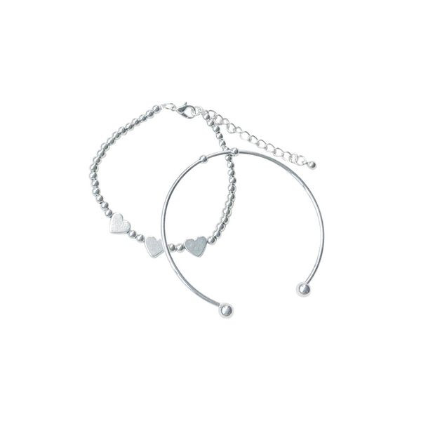 Ženska retro narukvica sa privjeskom srcima