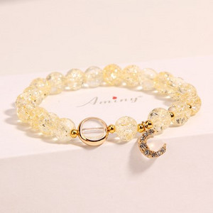 Καθημερινό βραχιόλι με χάντρες και μενταγιόν