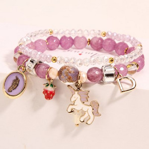 Καθημερινό βραχιόλι με χάντρες και μενταγιόν