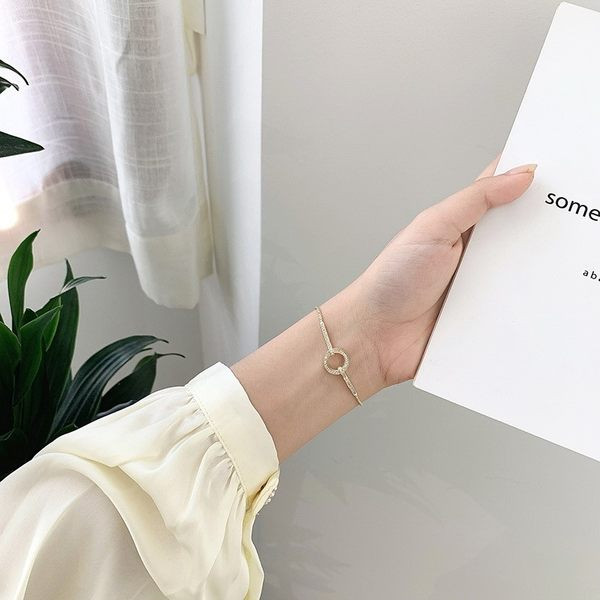 Λεπτό χρυσό βραχιόλι με διακοσμητικές πέτρες