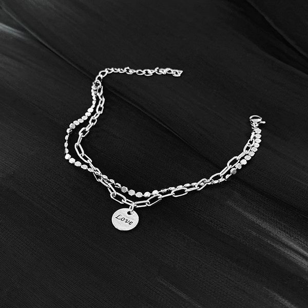 Dvoredna ženska narukvica u srebrnoj boji