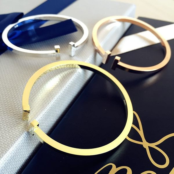 Απλό μοντέλο γυναικείο βραχιόλι πολλών χρωμάτων