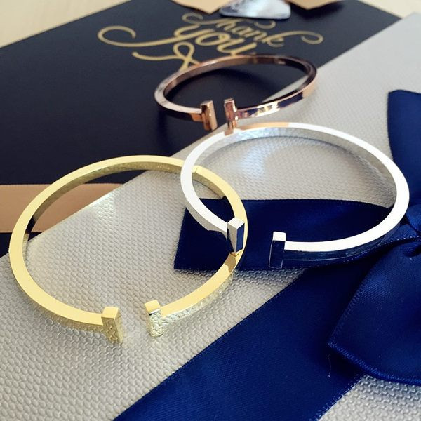 Απλό μοντέλο γυναικείο βραχιόλι πολλών χρωμάτων