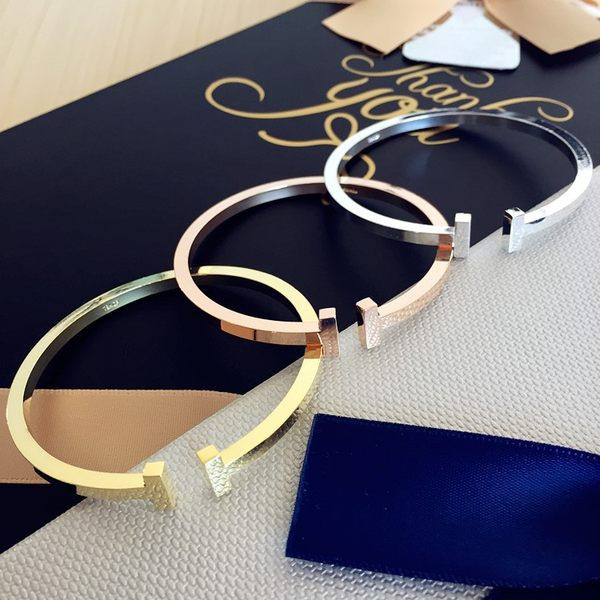 Απλό μοντέλο γυναικείο βραχιόλι πολλών χρωμάτων