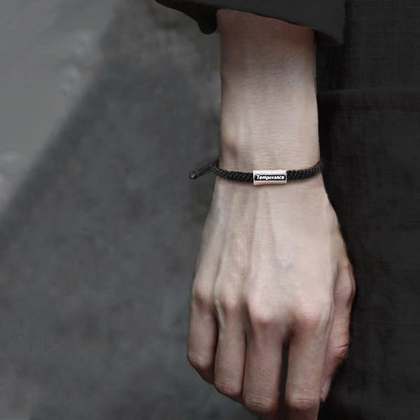 Uus mudel naiste tekstiilist metallist elemendiga käevõru