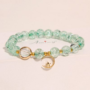 Naiste igapäevane käevõru helmeste ja ripatsidega