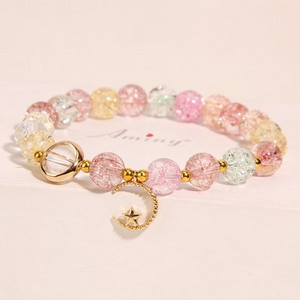 Naiste igapäevane käevõru helmeste ja ripatsidega