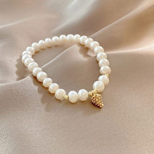 Μοντέρνο γυναικείο μαργαριτάρι βραχιόλι με μενταγιόν