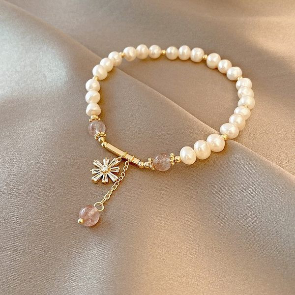 Καθημερινό βραχιόλι με μενταγιόν και πέρλες