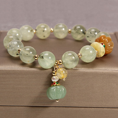 Μοντέρνο γυναικείο βραχιόλι με πέτρες και μενταγιόν