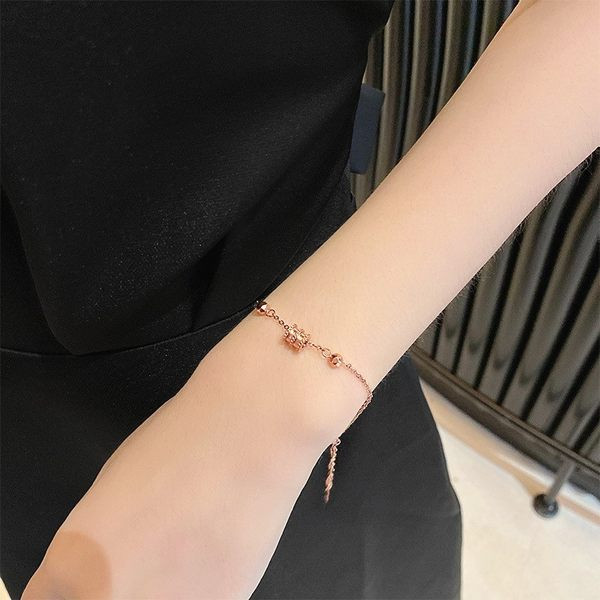 Γυναικείο χρυσό χρώμα  βραχιόλι με διακόσμηση