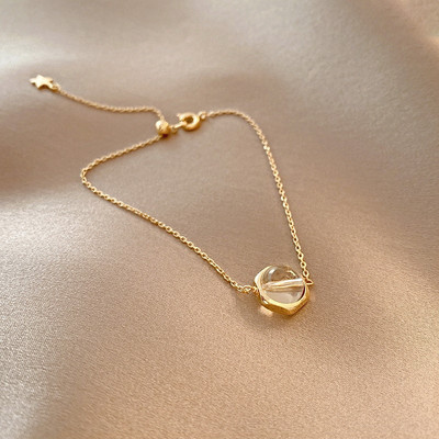 Γυναικείο βραχιόλι με λευκή διακοσμητική πέτρα και μενταγιόν