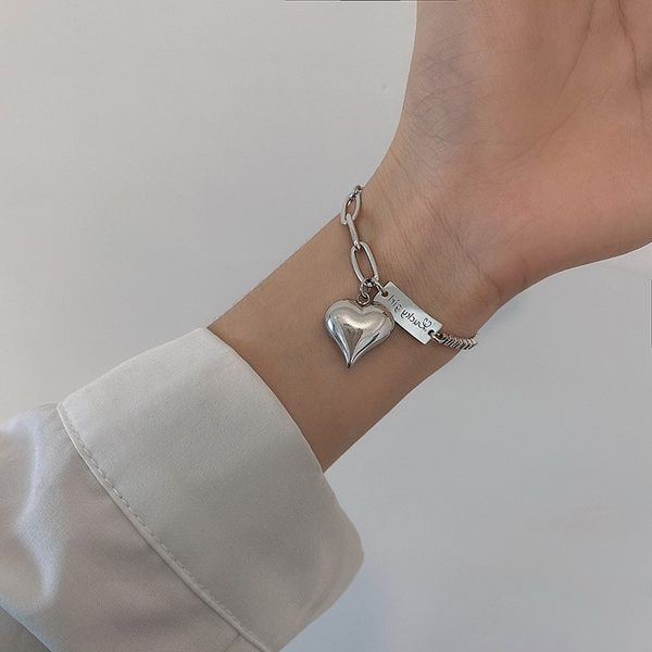 Uue mudeli naiste käevõru ripatsiga südames