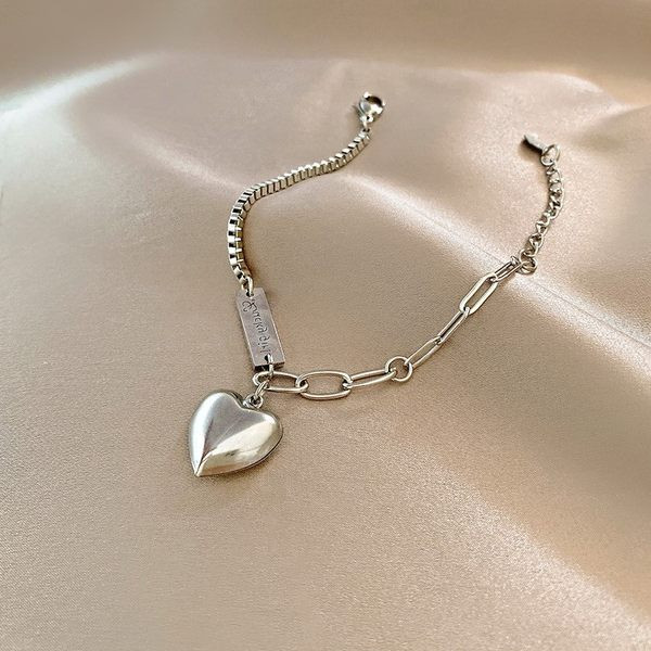 Uue mudeli naiste käevõru ripatsiga südames