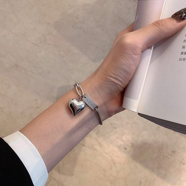 Uue mudeli naiste käevõru ripatsiga südames