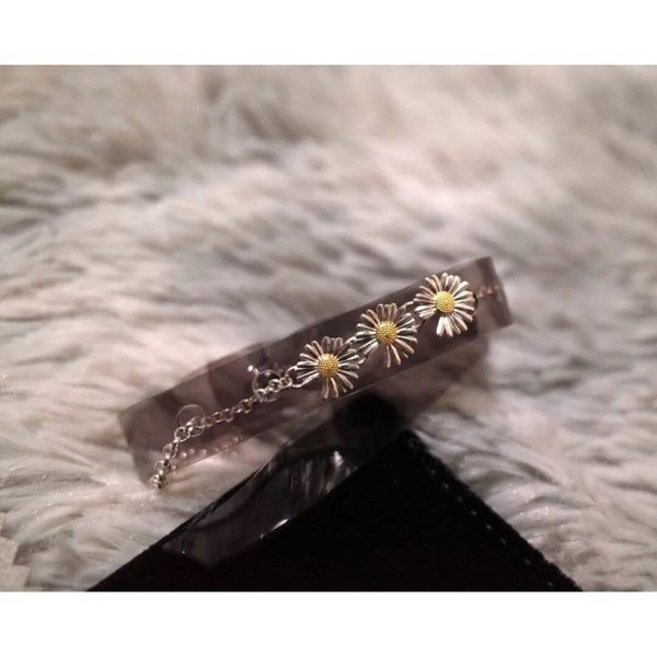 Γυναικείο ασημένιο χρώμα βραχιόλι με λουλούδια