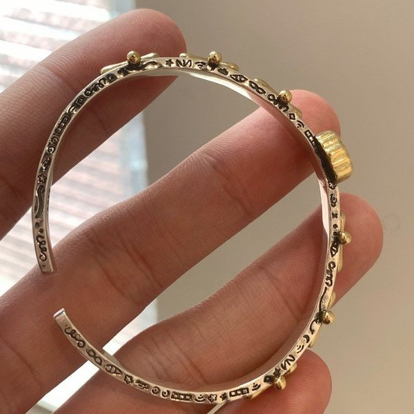 Moodne naiste pudeli käevõru