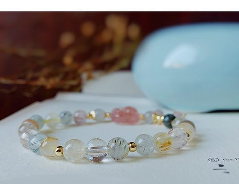 Μοντέρνο γυναικείο βραχιόλι με χρωματιστές πέτρες