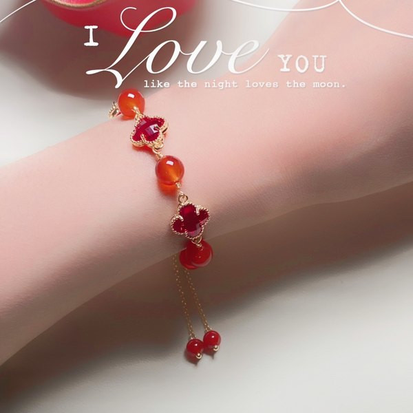 Μοντέρνο γυναικείο βραχιόλι με χρωματιστές πέτρες