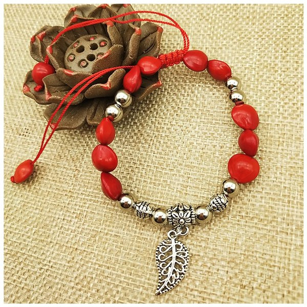 Ženska svakodnevna narukvica s perlama i privjeskom